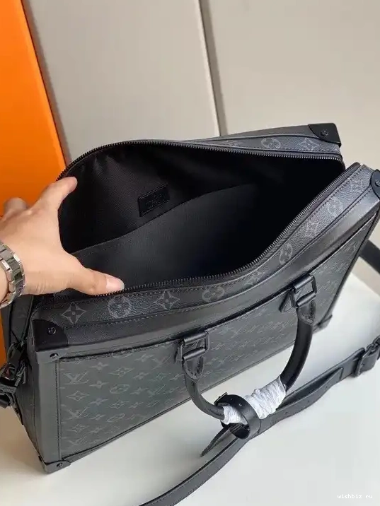 WIS VUITTON LOUIS SOFT TRUNK 0529